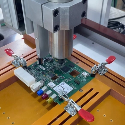 0.02mm 드라이브 시스템 반복성을위한 고 정밀 3 축 데스크톱 PCB 라우터 기계