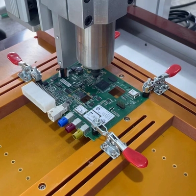 높은 반복성과 해상도를 가진 데스크톱 PCB 라우터 기계