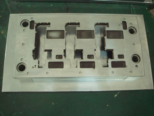 도구 IATF16949를 펀칭하는 QC-10 주문 제작된 다이 금속 가공기 PCB
