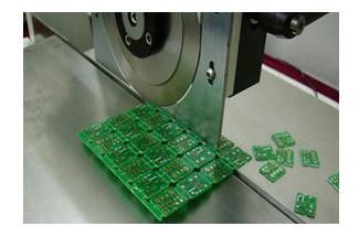정밀한 절단을위한 캘리브레이션 블레이드 설정 PCB 분리 기계