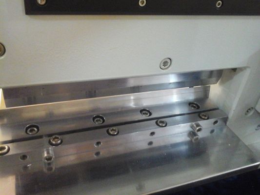 알루미늄 기판을 위한 PCB V 절단 기계 220V RUV 공기