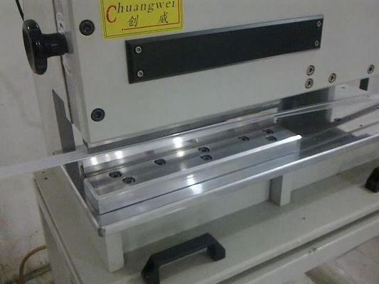 알루미늄 기판을 위한 PCB V 절단 기계 220V RUV 공기